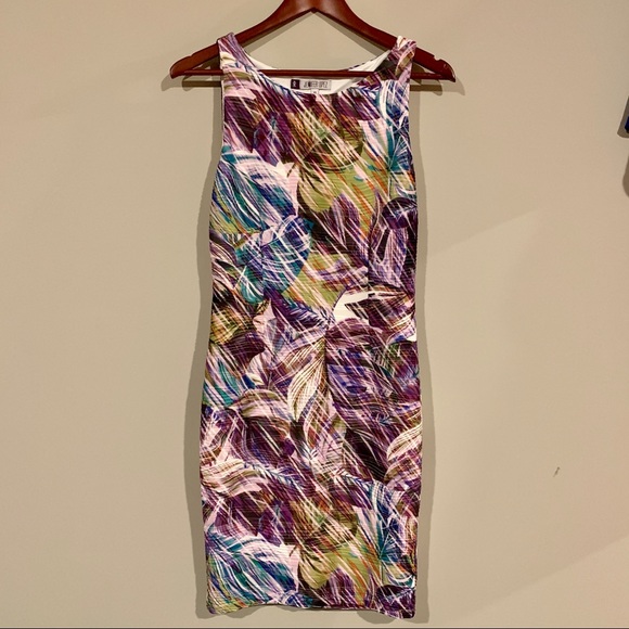 Jennifer Lopez Dresses & Skirts - Jennifer Lopez Printed Dress